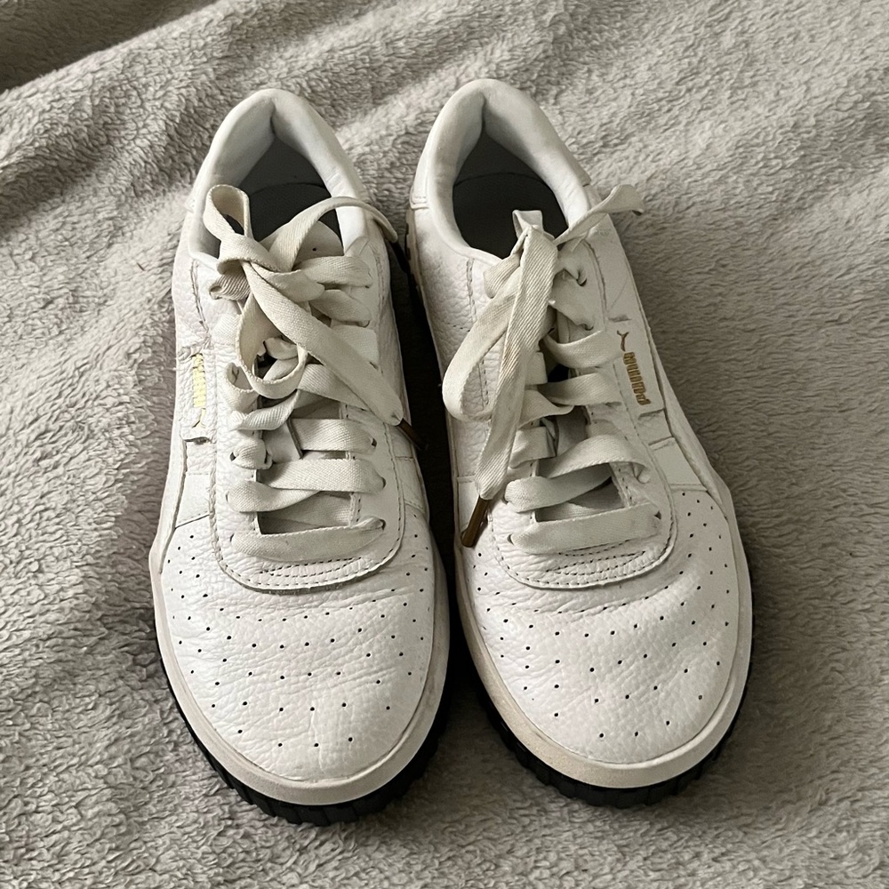 PUMA sneakers 🖤🤍